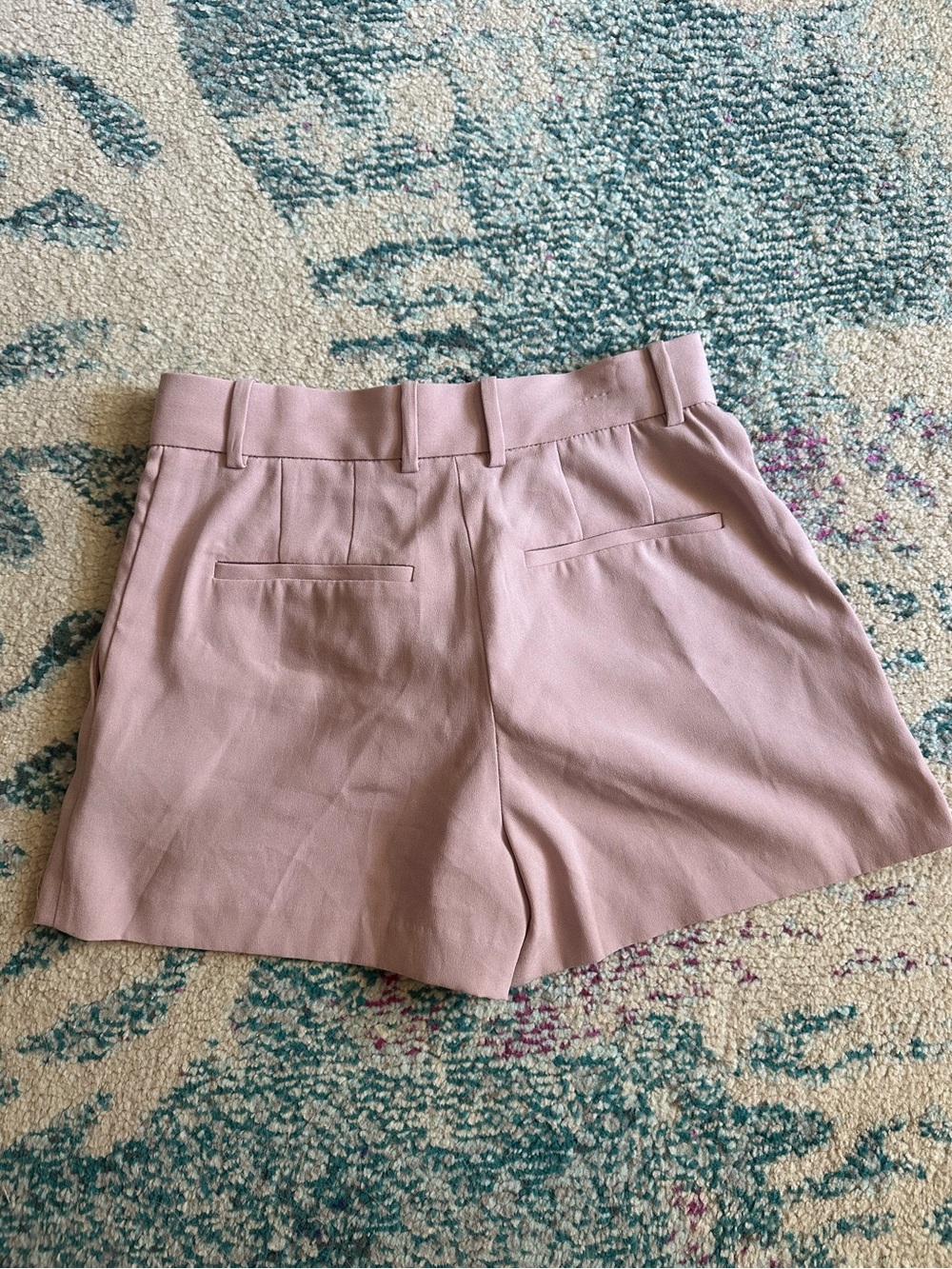 Aritzia Babaton Dusty Light Pink Pleated Mini Short size 2 - Picture 4 of 7